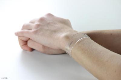 ICFO designs new graphene-based flexible and transparent wearable health trackers